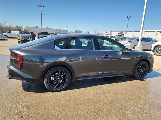 2025 Kia K4 GT-Line Turbo photo 2