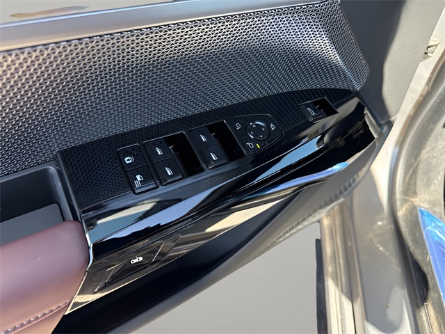 2025 Bmw 750e 750e xDrive photo 14