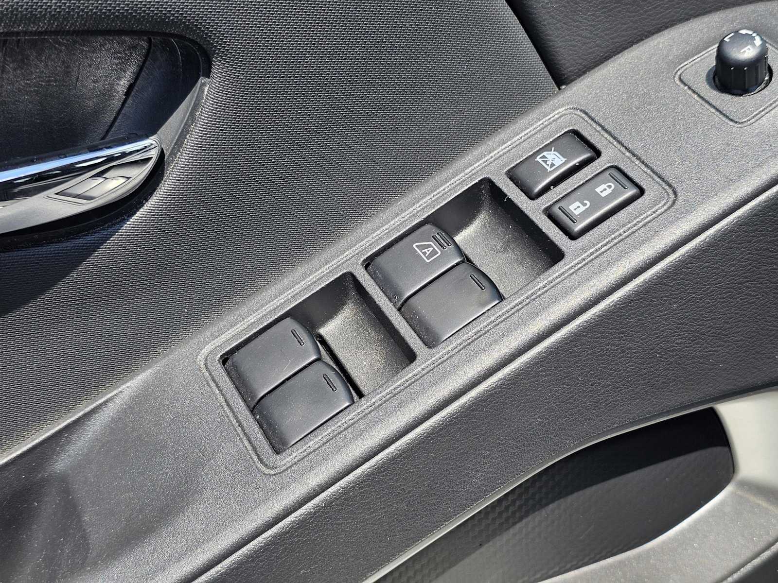 2024 Nissan Frontier SV photo 16