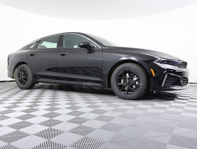 2025 Kia K5 LXS photo 3
