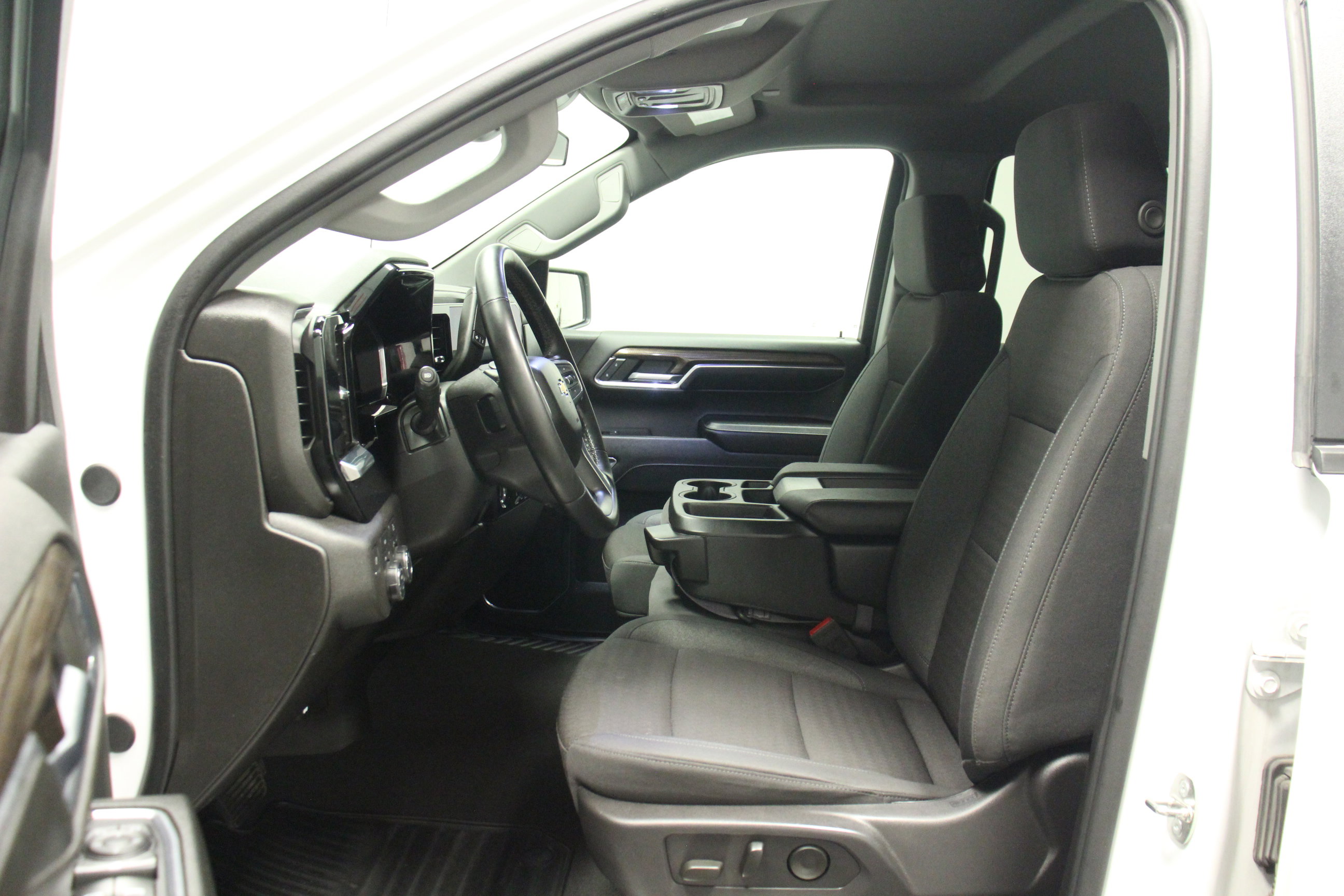 2024 Chevrolet Silverado 1500 LT photo 12