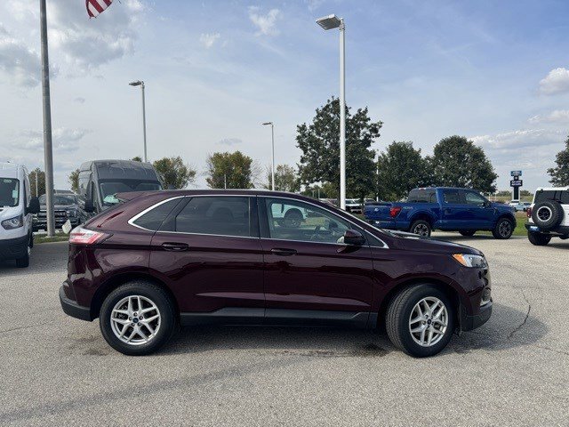 2022 Ford Edge SEL photo 8
