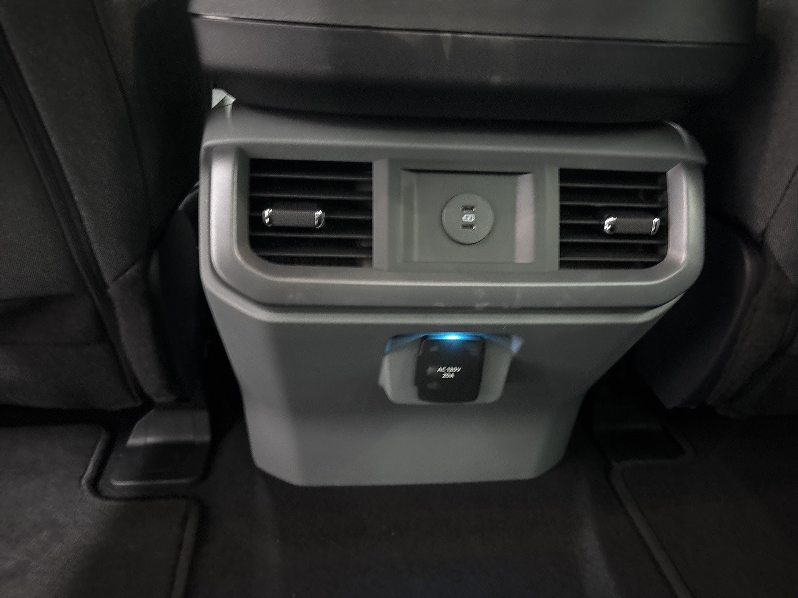 2025 Ford F-150 Lightning XLT photo 22