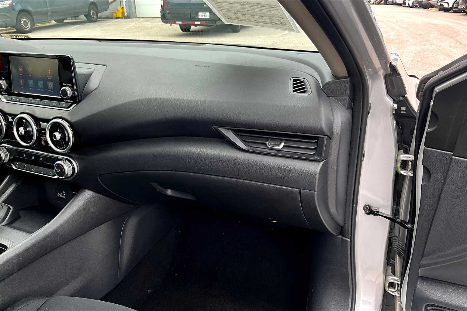 2022 Nissan Sentra S photo 17