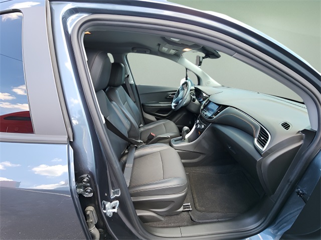 2022 Chevrolet Trax LT photo 16