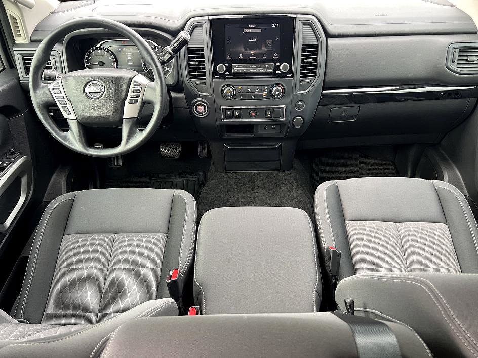 2024 Nissan Titan SV photo 16