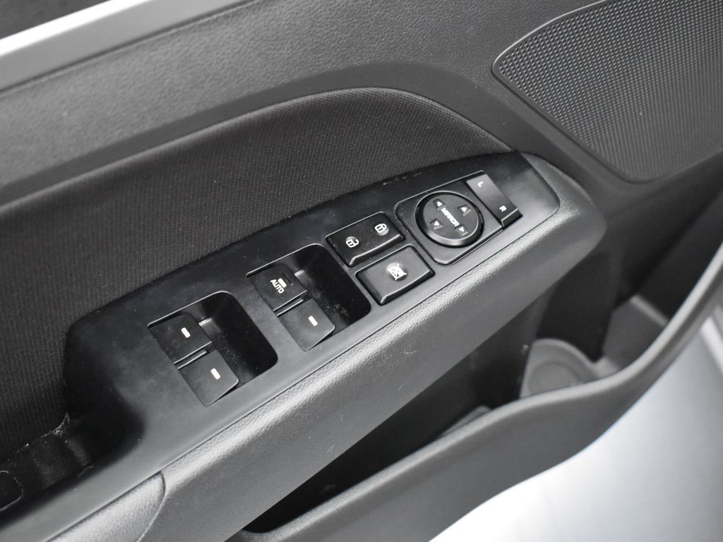 2020 Hyundai Elantra Value Edition photo 7