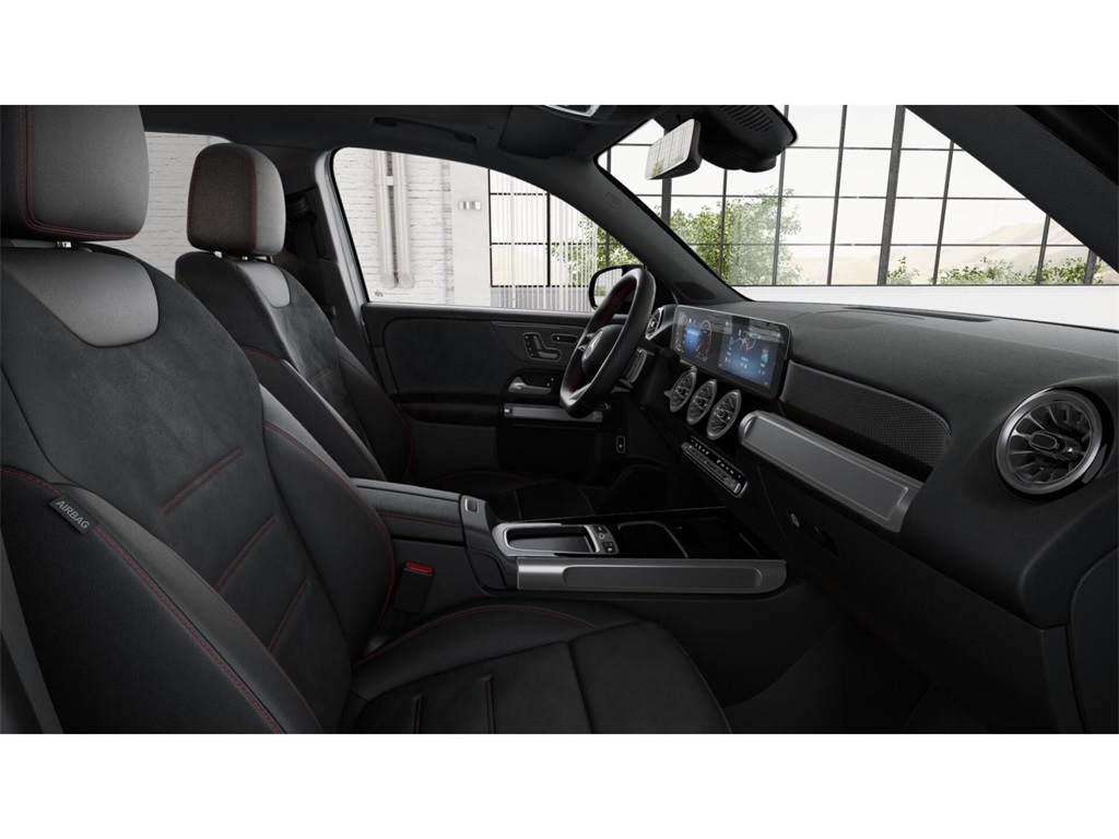 2025 Mercedes Benz GLB 250 4MATIC photo 4