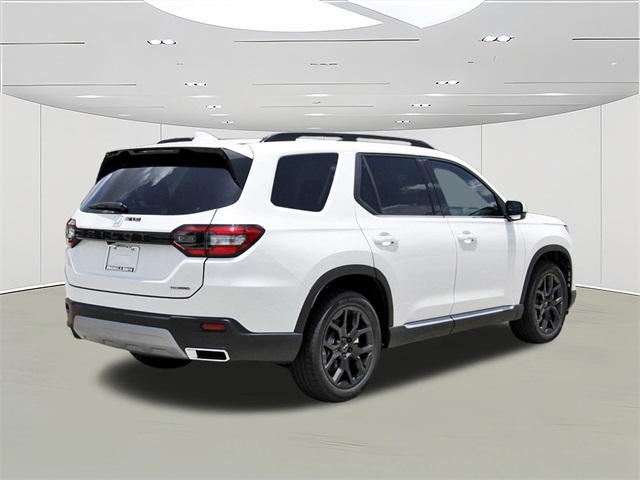 2025 Honda Pilot Touring photo 3