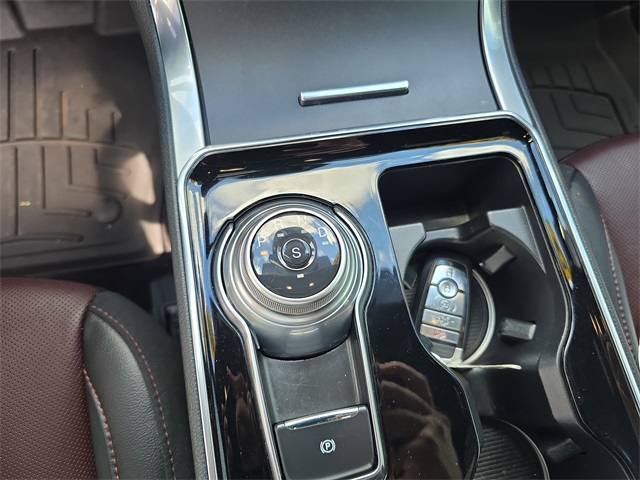 2020 Ford Edge Titanium photo 22