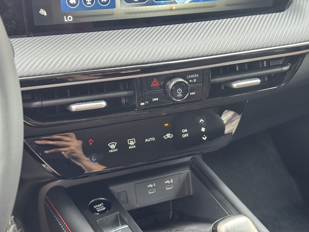 2025 Nissan Kicks SR photo 6