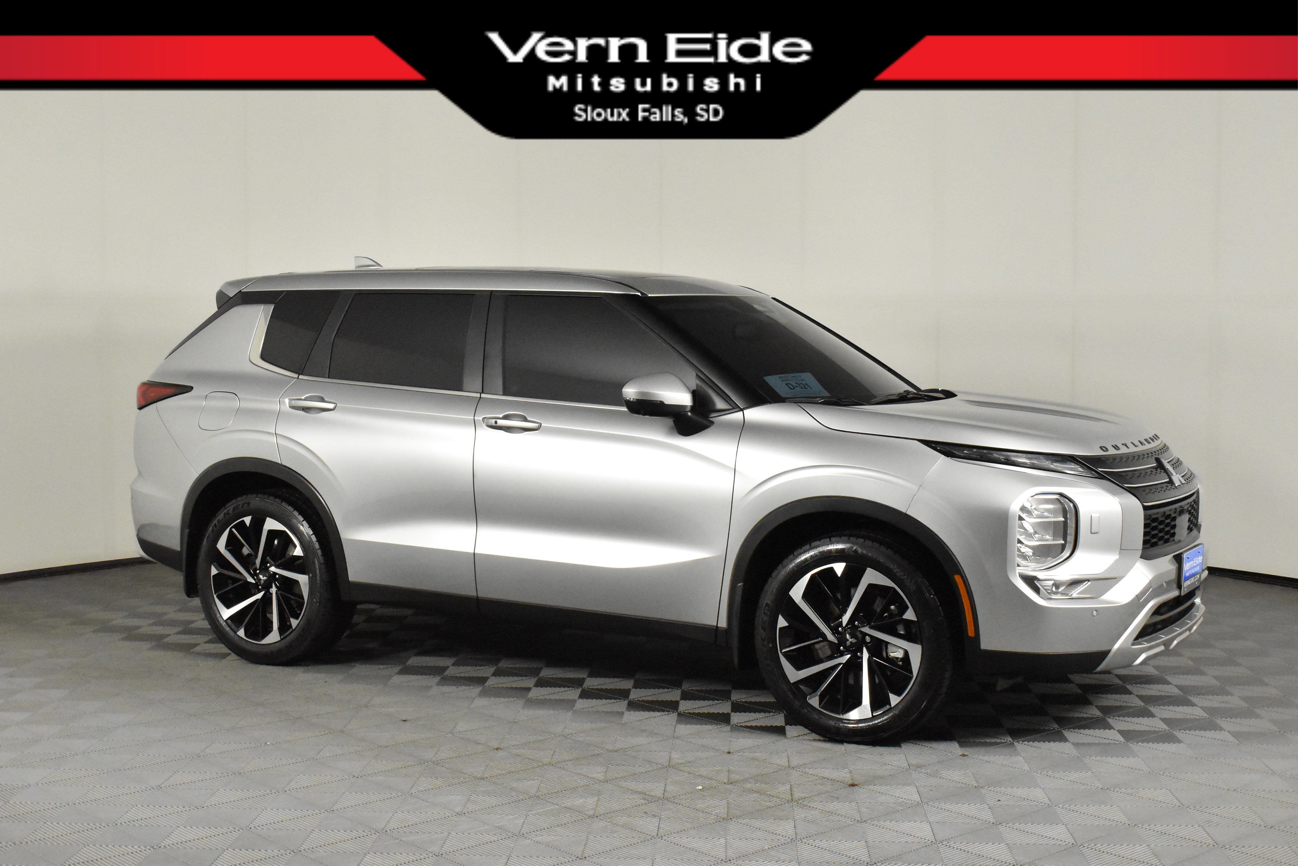 2023 Mitsubishi Outlander SE