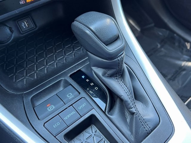 2023 Toyota RAV4 XLE photo 17