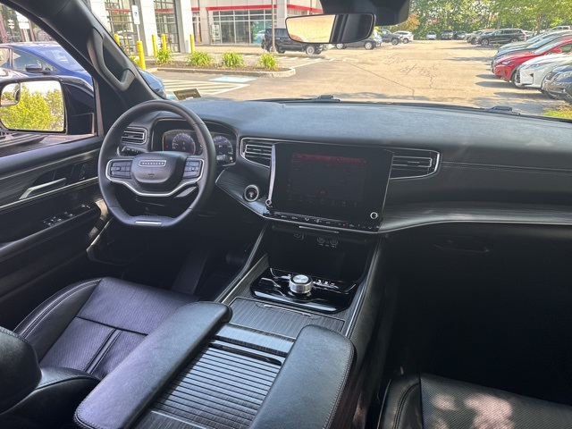 2024 Jeep Wagoneer Series II photo 13