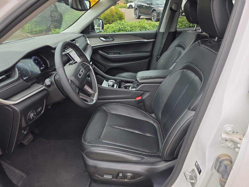 2023 Jeep Grand Cherokee Limited photo 9