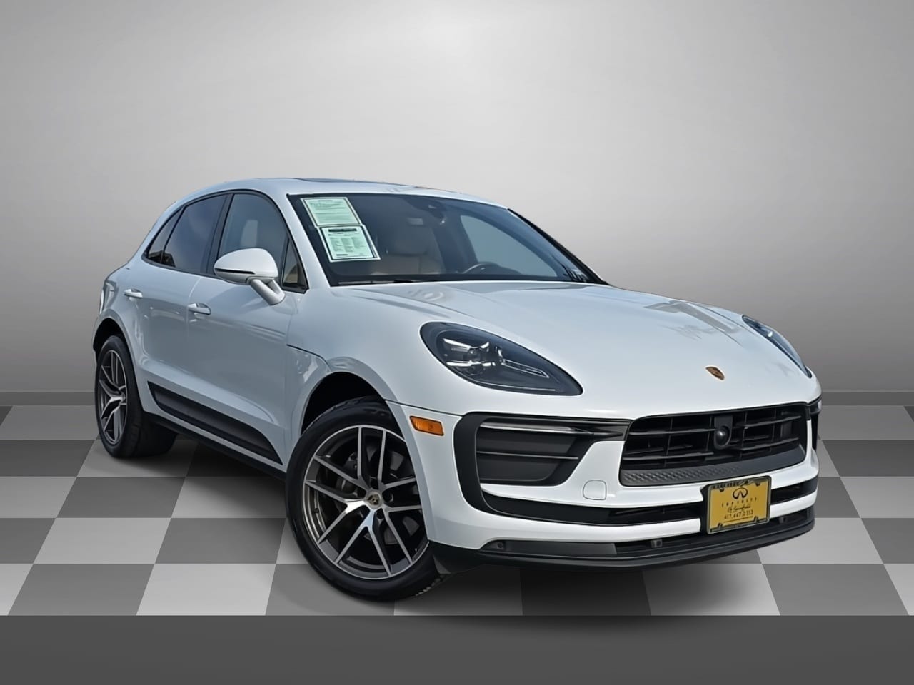 2024 Porsche Macan Base's photo