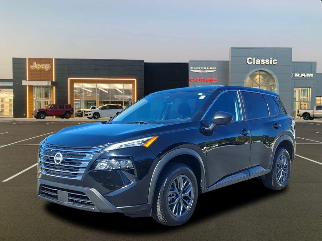 2024 Nissan Rogue S's photo