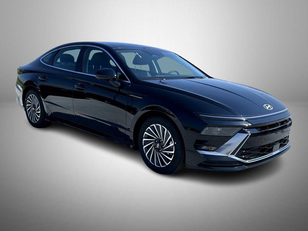 2025 Hyundai Sonata Hybrid Limited photo 3