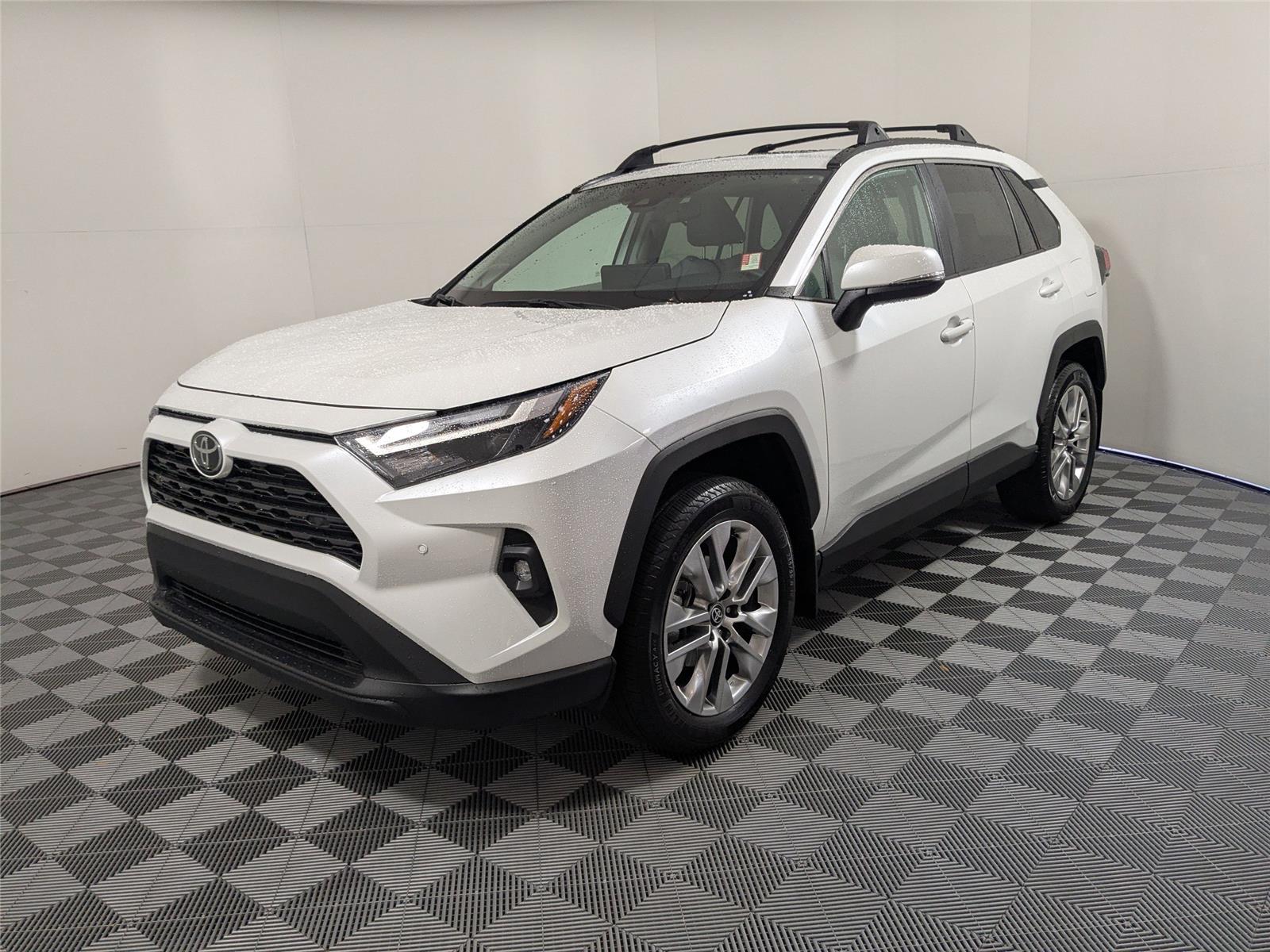 2025 Toyota RAV4 XLE Premium's photo