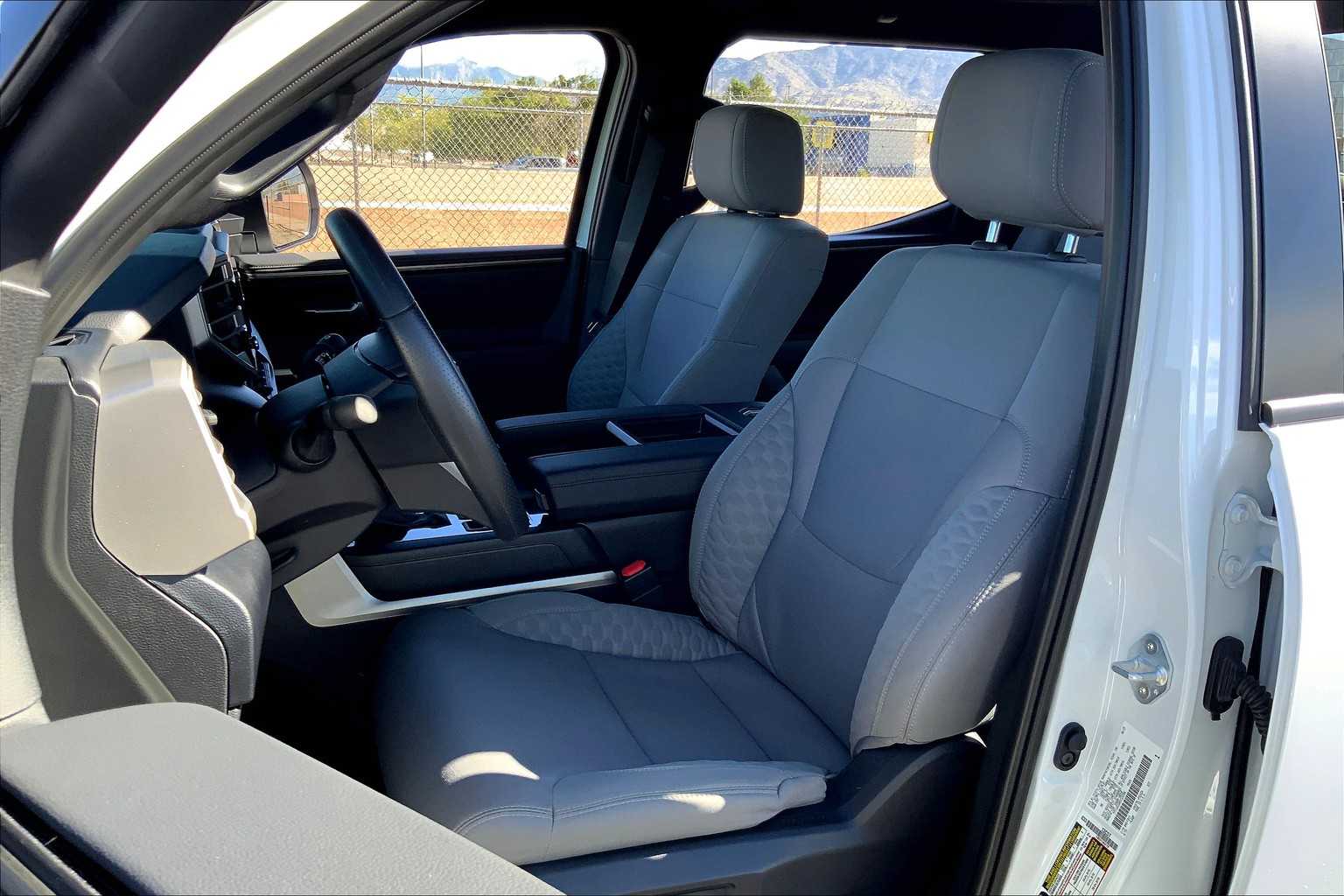 2025 Toyota Tundra SR5 CrewMax photo 8