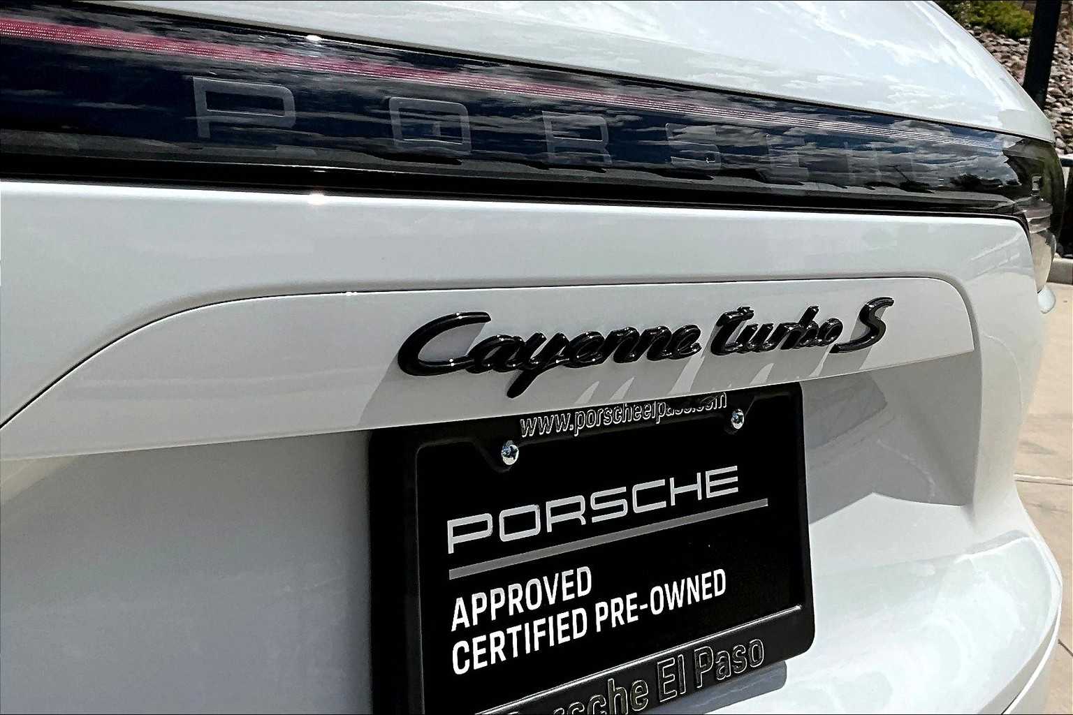 2020 Porsche Cayenne Turbo S E-Hybrid photo 19