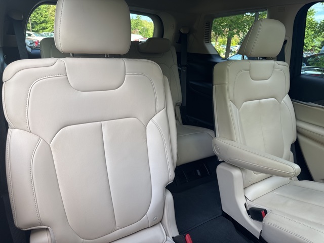 2021 Jeep Grand Cherokee Limited photo 2