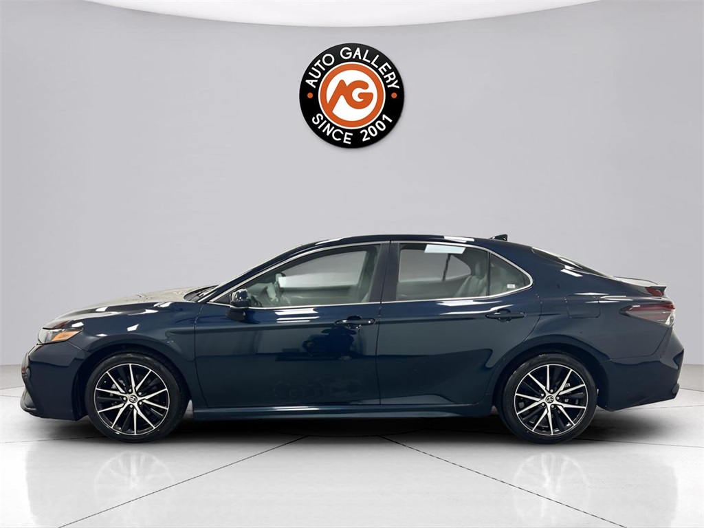 2021 Toyota Camry SE photo 4