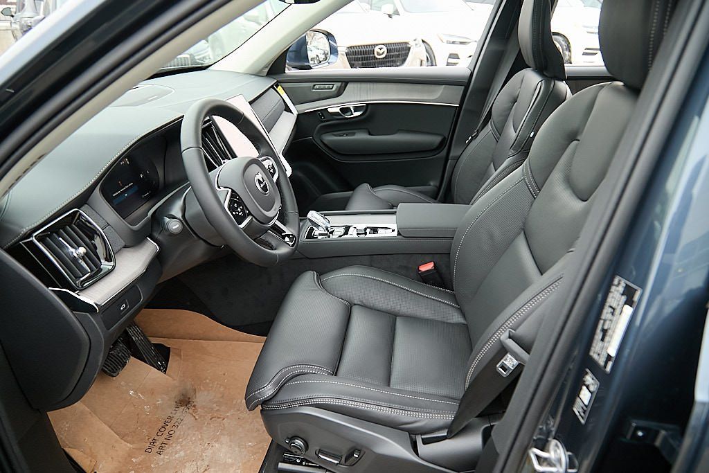 2026 VOLVO XC90 - Image 13