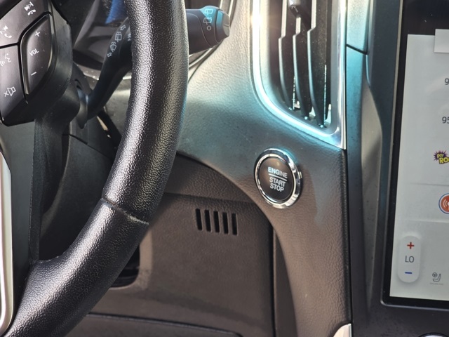 2024 Ford Edge Titanium photo 10