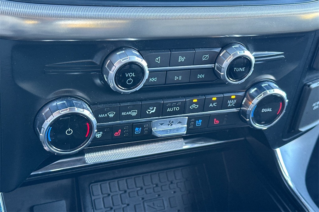 2024 Ford F-150 Lariat photo 19
