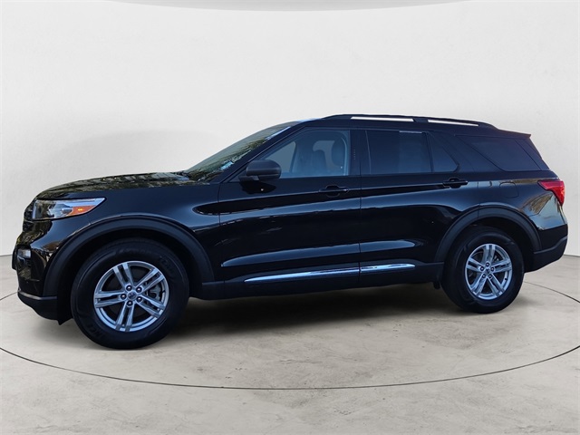 2022 Ford Explorer XLT photo 2