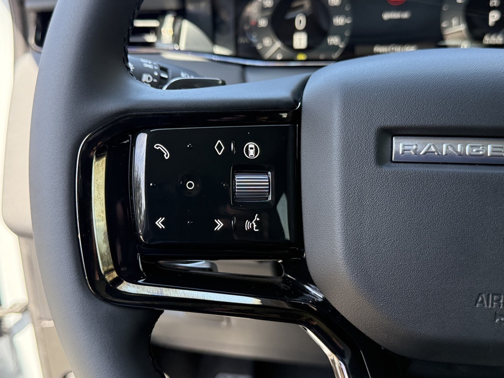 2026 Land Rover Range Rover Evoque S photo 14