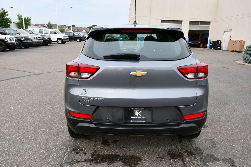 2021 Chevrolet Trailblazer LS photo 3