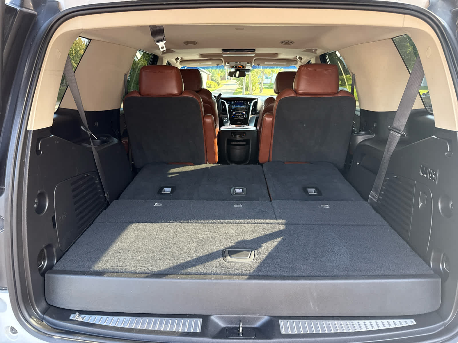 2019 Cadillac Escalade Premium Luxury photo 19