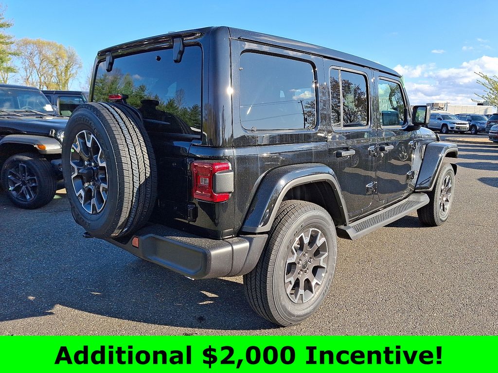 2025 Jeep Wrangler Sahara photo 4