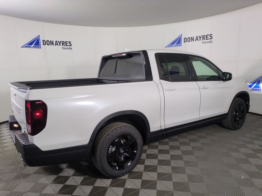 2026 Honda Ridgeline Black Edition photo 4