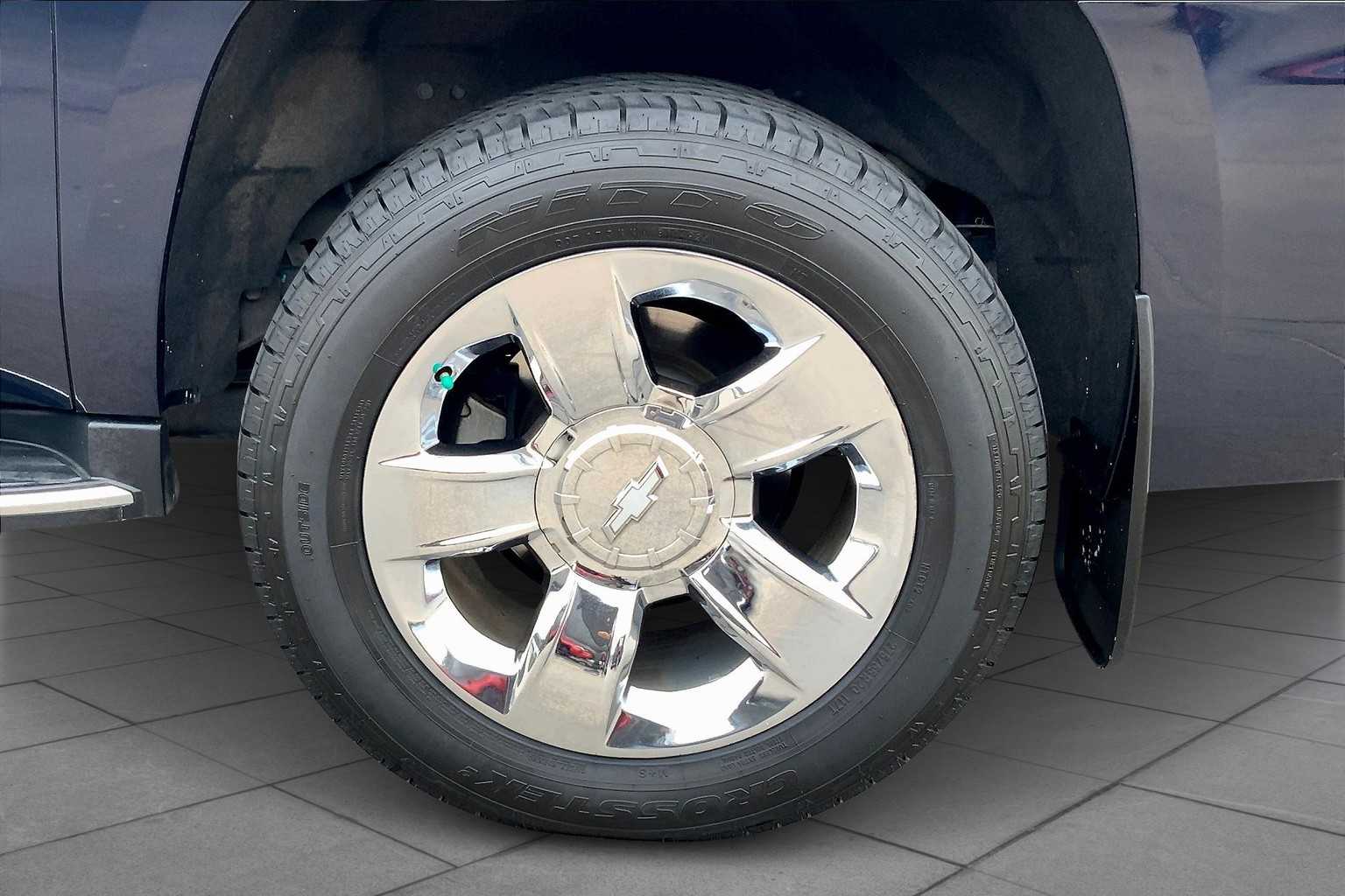 2020 Chevrolet Suburban Premier photo 9