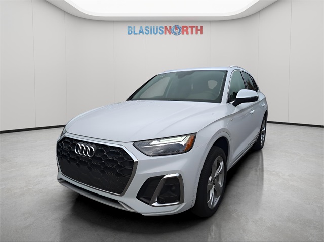 2024 Audi Q5 Premium Plus's photo