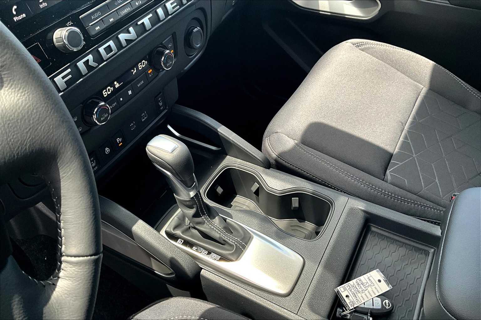 2025 Nissan Frontier SV photo 10