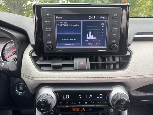 2022 Toyota RAV4 XLE photo 30