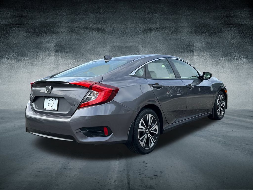 2018 Honda Civic EX-T photo 4