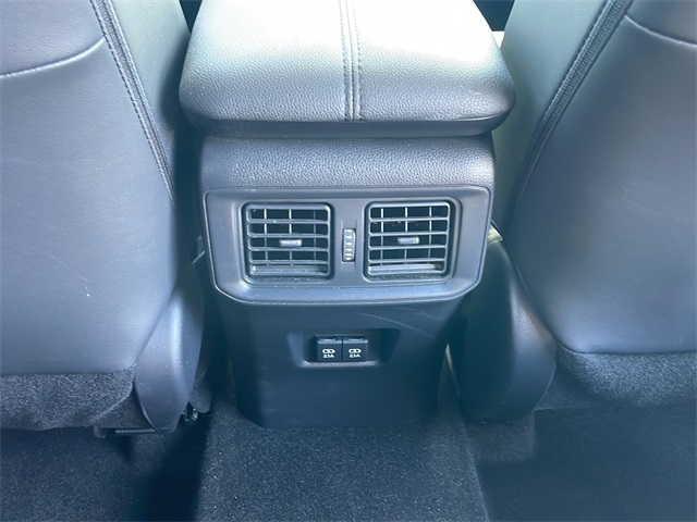 2019 Toyota RAV4 Hybrid XSE photo 17