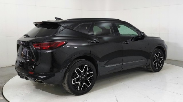 Used 2024 MOSAIC BLACK Chevrolet RS image 5