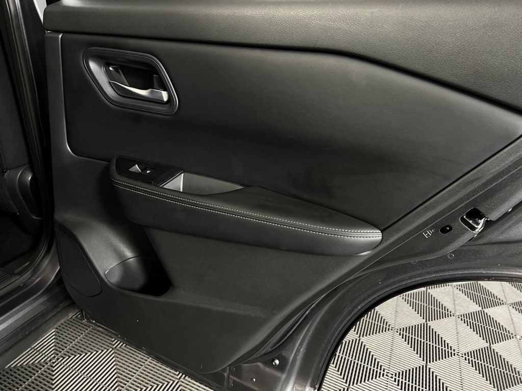 2024 Nissan Rogue SV photo 26