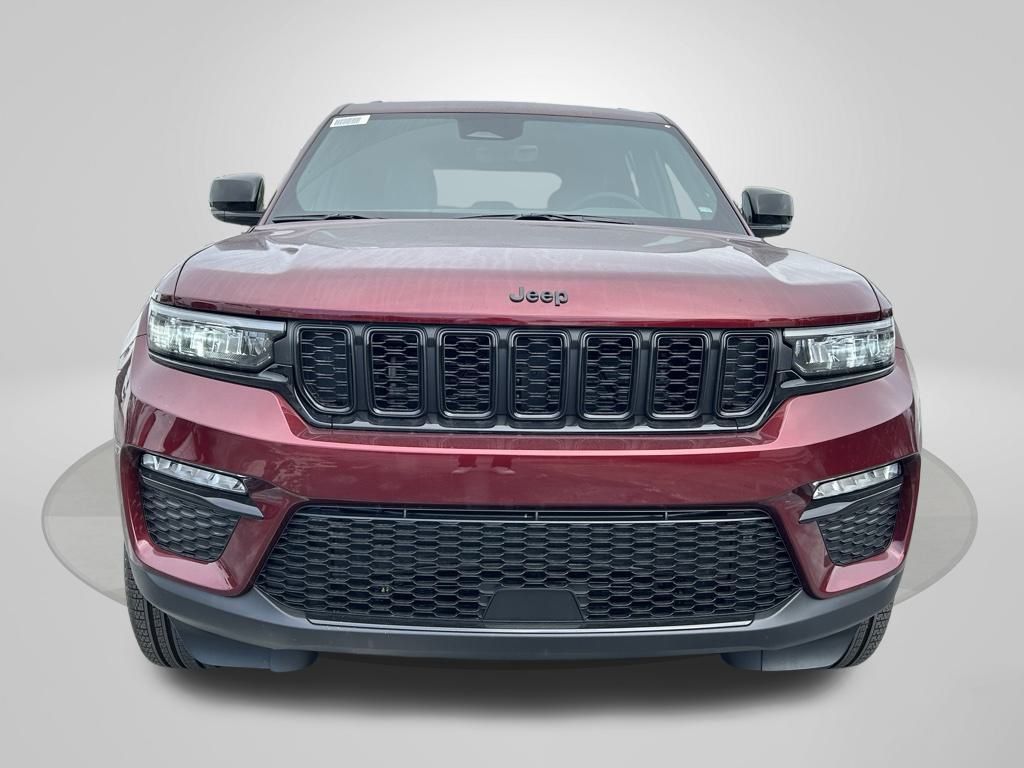 2025 Jeep Grand Cherokee Limited photo 2
