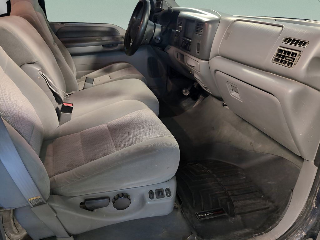2004 Ford F-350 Lariat photo 17