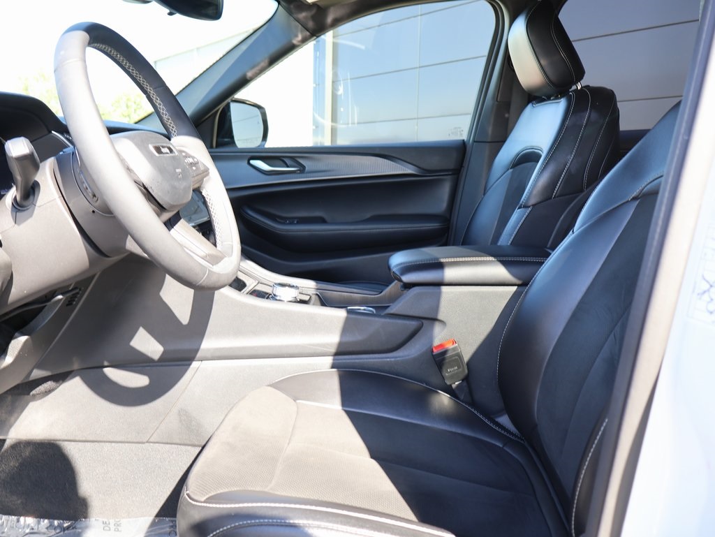 2024 Jeep Grand Cherokee Altitude photo 23