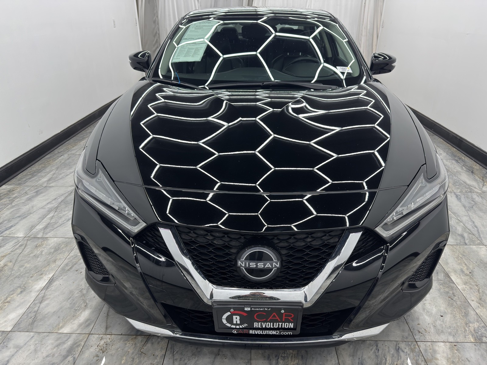 2023 Nissan Maxima SV photo 2