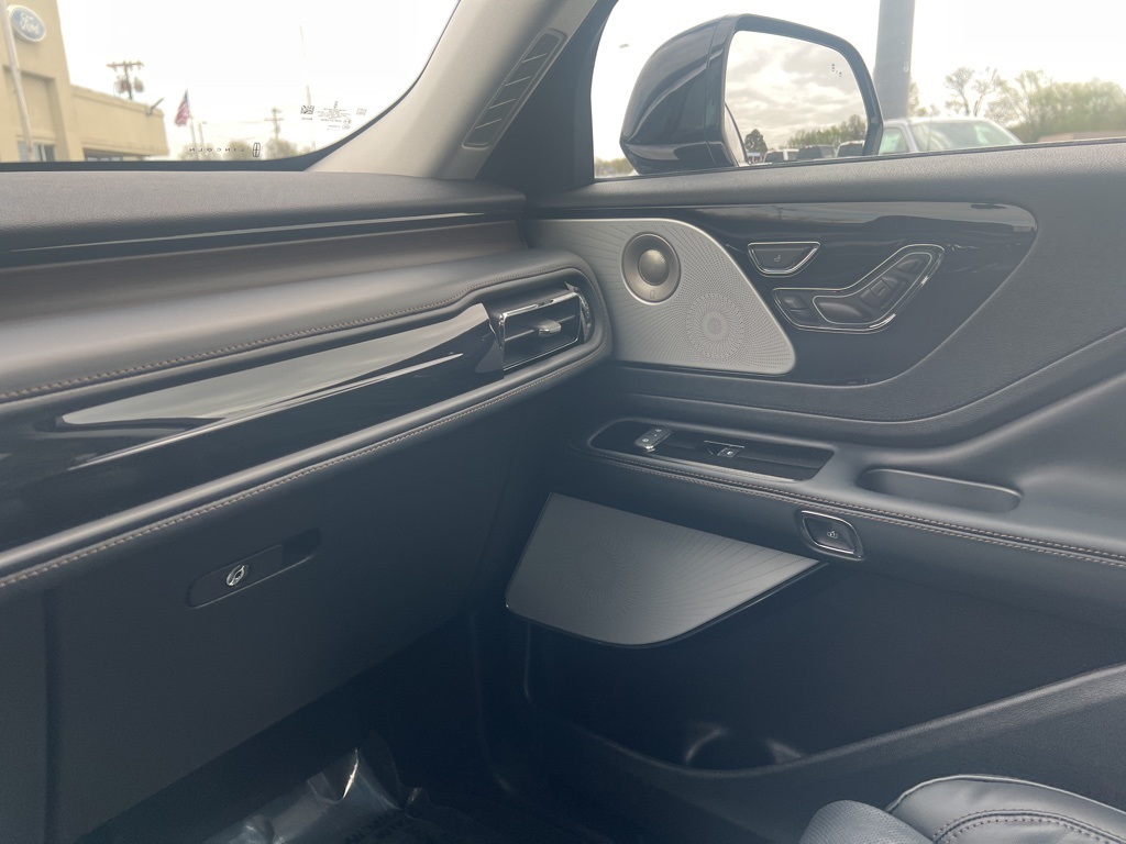 2025 Lincoln Aviator Reserve photo 40