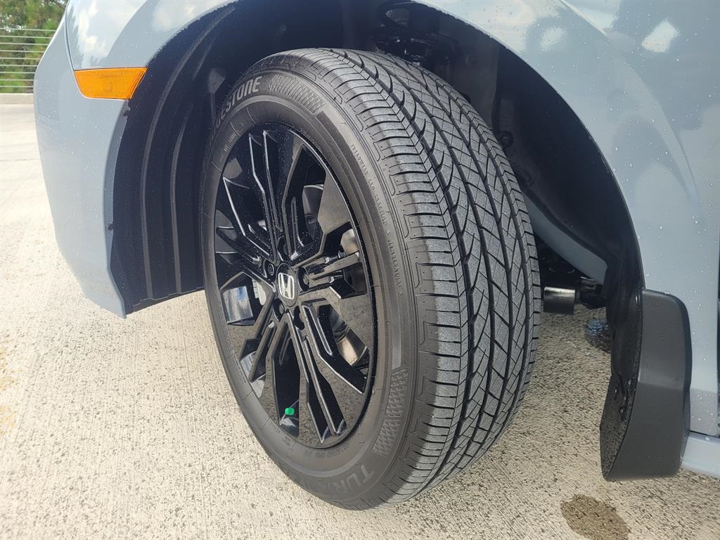 2026 Honda Odyssey photo 7